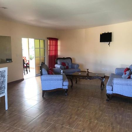 2 Queen Bed Apartment With Smart Tv ,Wifi Y Luz Las 24 Horas Jarabacoa Buitenkant foto